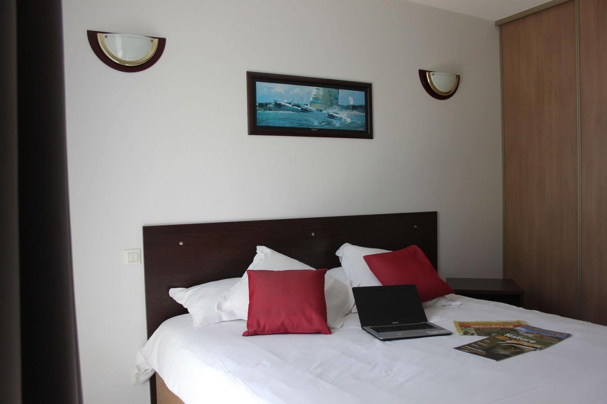 Comfort Suites Pau Idron Luaran gambar